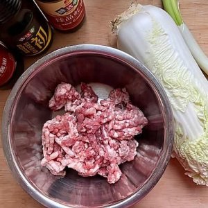 ​猪肉白菜饺子馅的做法和配料，猪肉白菜饺子馅的做法和配料窍门