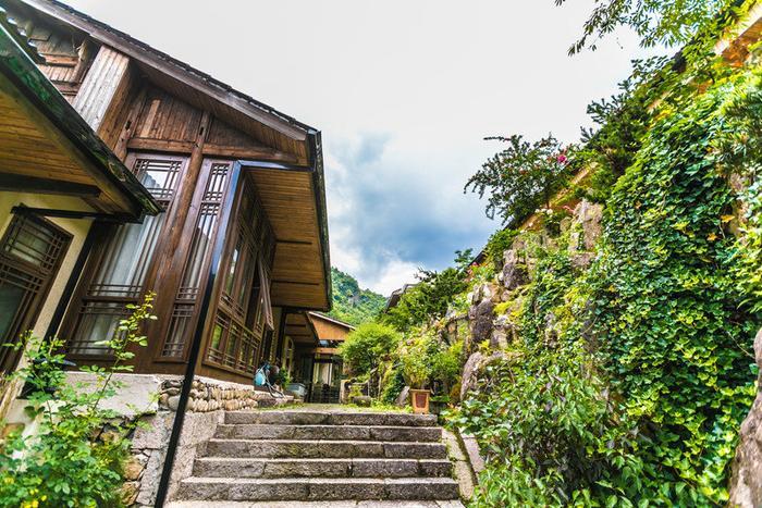 住在临安三渡里，从悬崖漂流到龙井峡漂流，来自夏天的凉爽