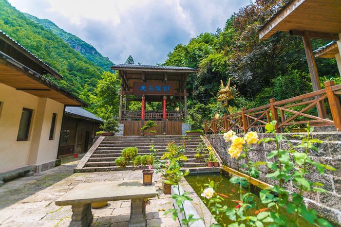 住在临安三渡里，从悬崖漂流到龙井峡漂流，来自夏天的凉爽