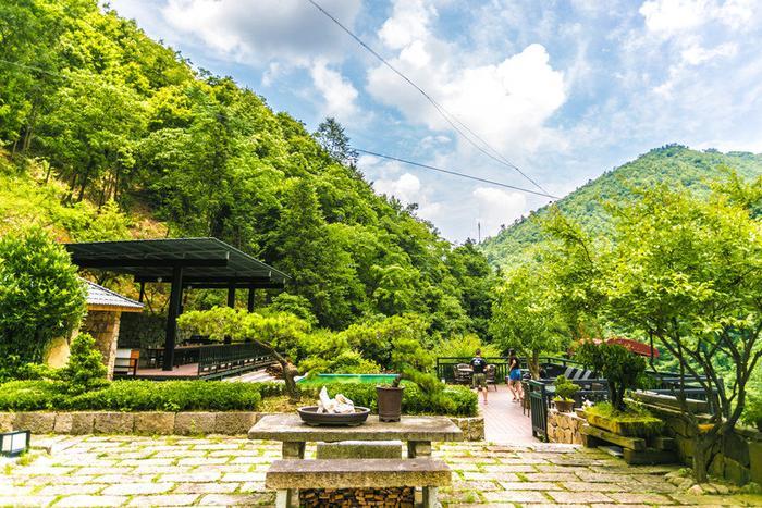 住在临安三渡里，从悬崖漂流到龙井峡漂流，来自夏天的凉爽