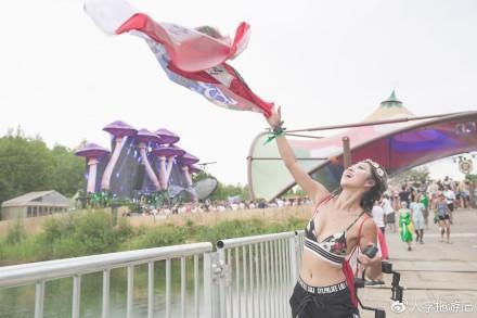 Tomorrowland,爱丽丝梦游仙境般的地方