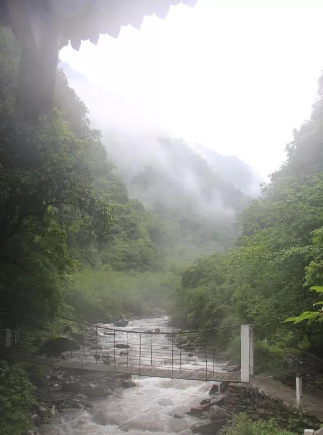 一帘幽瀑，溪涧叮咚，绵阳北川小寨子沟游记