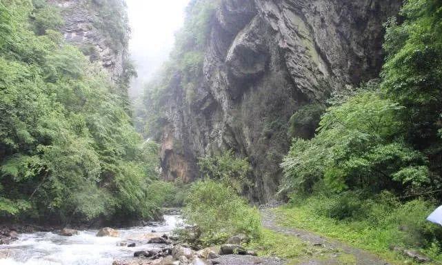 一帘幽瀑，溪涧叮咚，绵阳北川小寨子沟游记