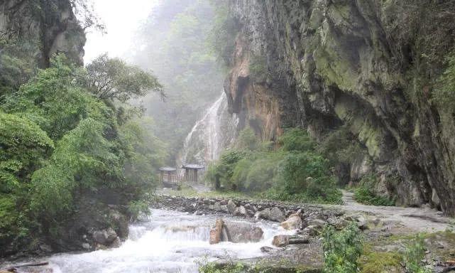 一帘幽瀑，溪涧叮咚，绵阳北川小寨子沟游记