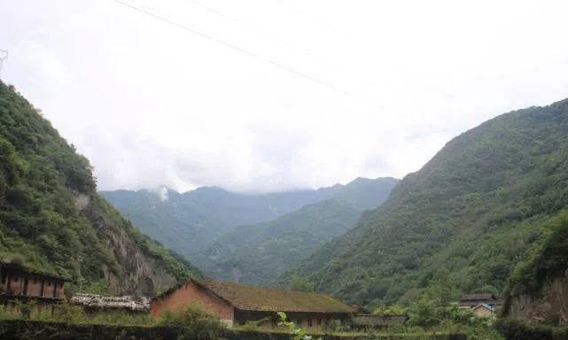 一帘幽瀑，溪涧叮咚，绵阳北川小寨子沟游记