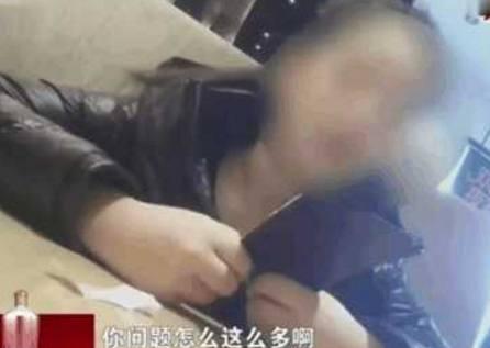 实拍: 女学生5万元卖身救父, 男子愿意无偿帮助, 她的做法让人吃惊