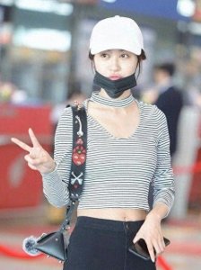 ​李菲儿拍摄不一样的《男人装》杂志，网友：我的玻璃心要化了！